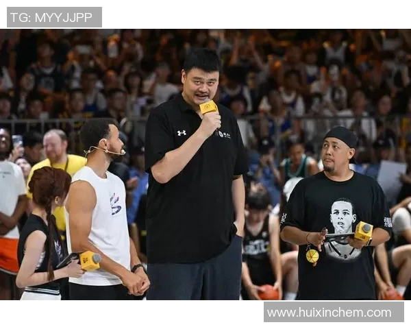 印度姚明在国际篮球赛场上的精彩表现引发全球关注与热议