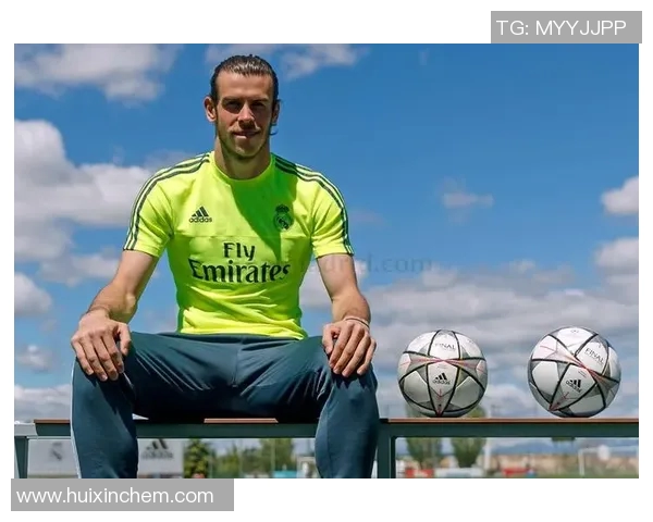 贝尔在绿茵场上的精彩瞬间与足球生涯回顾图片展示